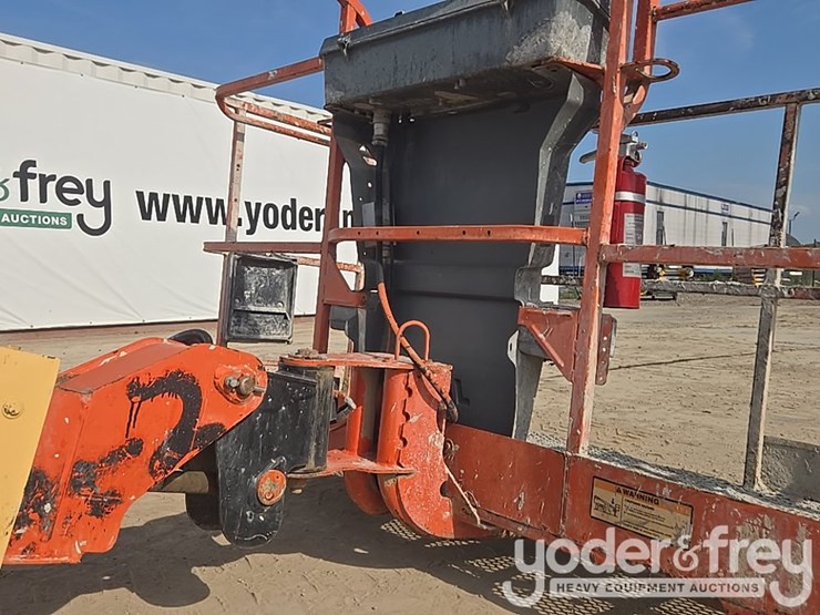 2008-jlg-400s-image-23