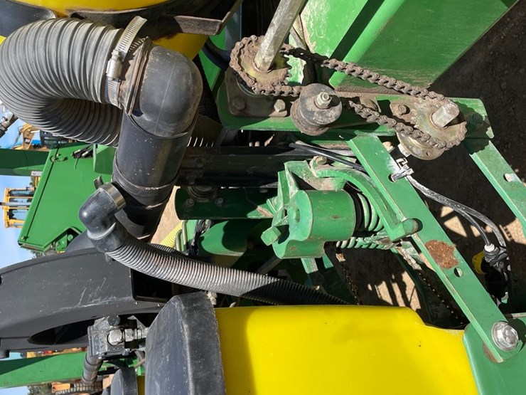 john-deere-7200-image-46