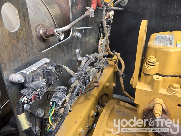 2021-caterpillar-336-image-88