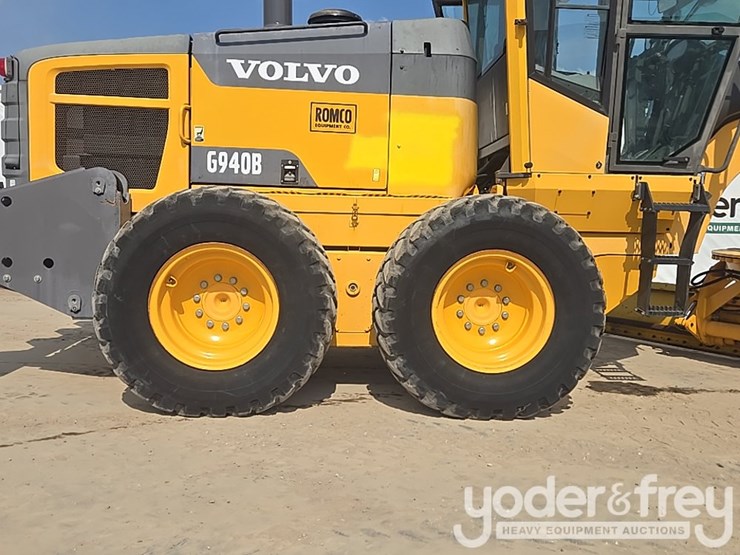 2012-volvo-g940b-image-17