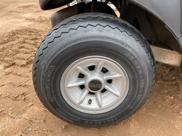 #1579-•-club-car-electric-golf-cart-with-charger-image-11