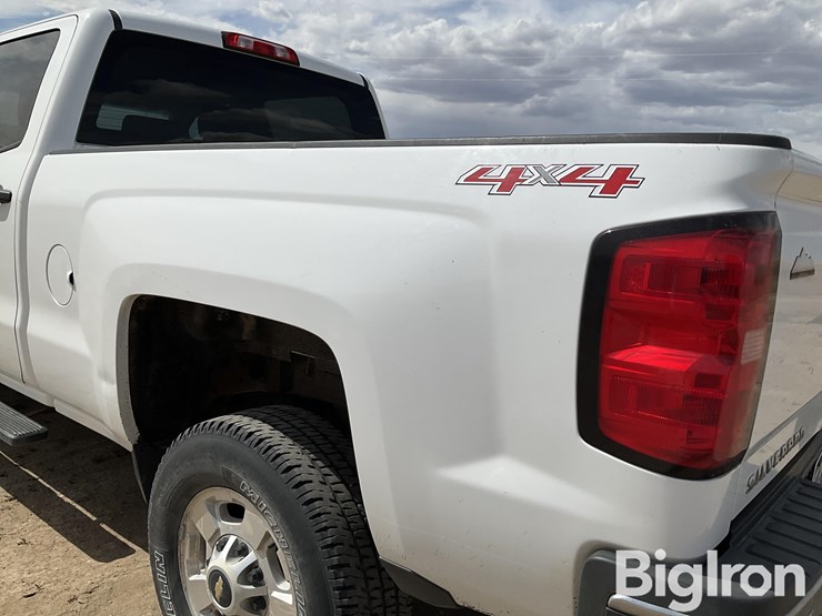 2015-chevrolet-silverado-2500-image-19