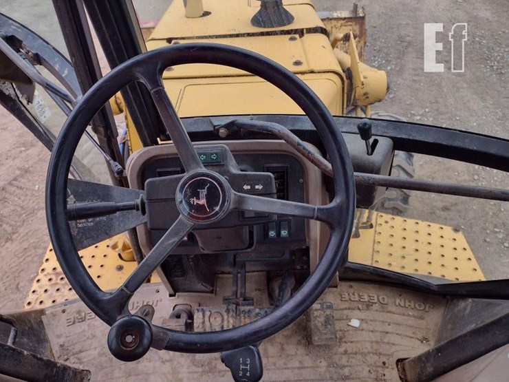 1995-deere-300d-image-10