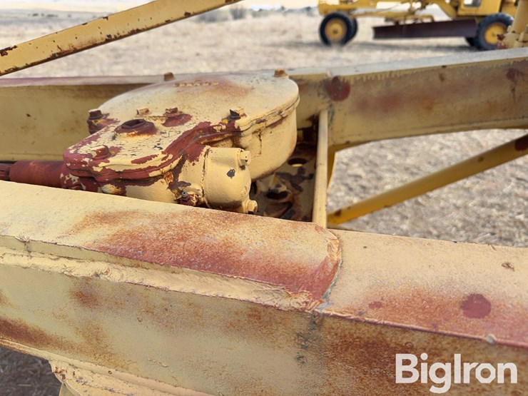 caterpillar-12-image-20