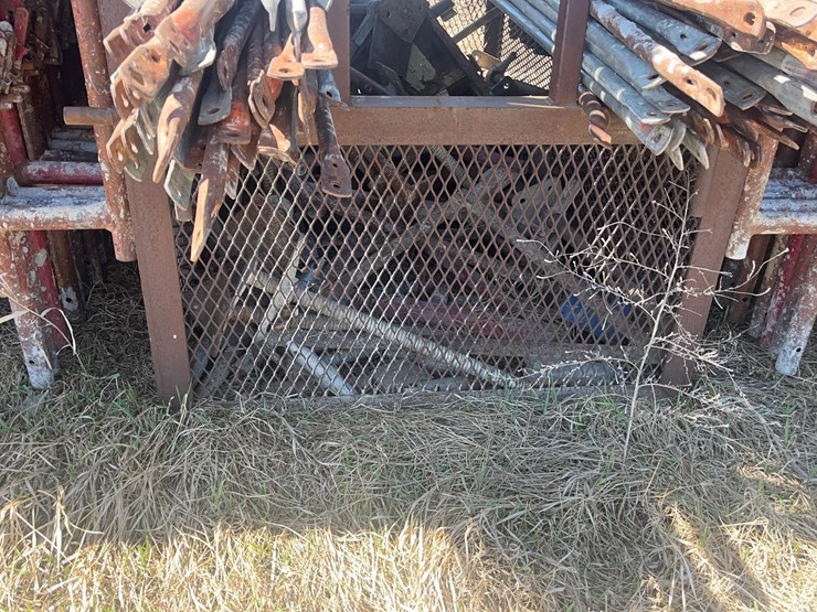 scaffolding-on-carring-cage.-image-7
