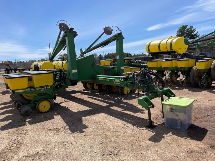 john-deere-7200-image-3