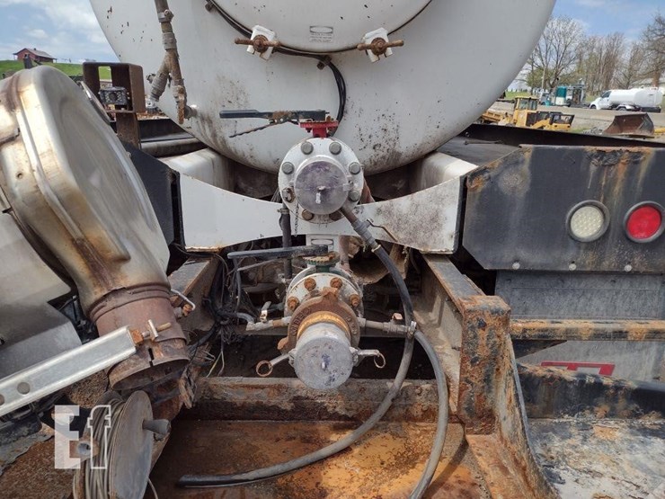 peterbilt-389-image-32