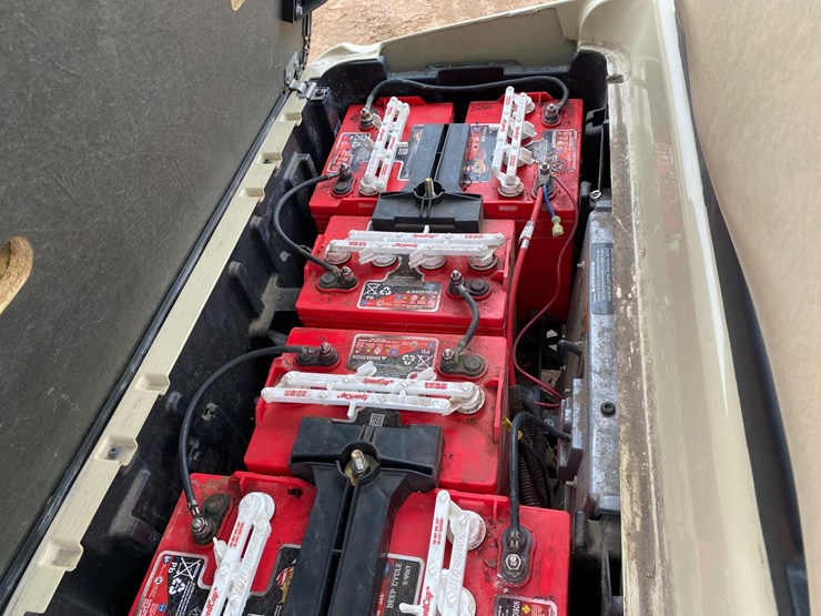 #1580-•-club-car-electric-golf-cart-with-charger-image-24