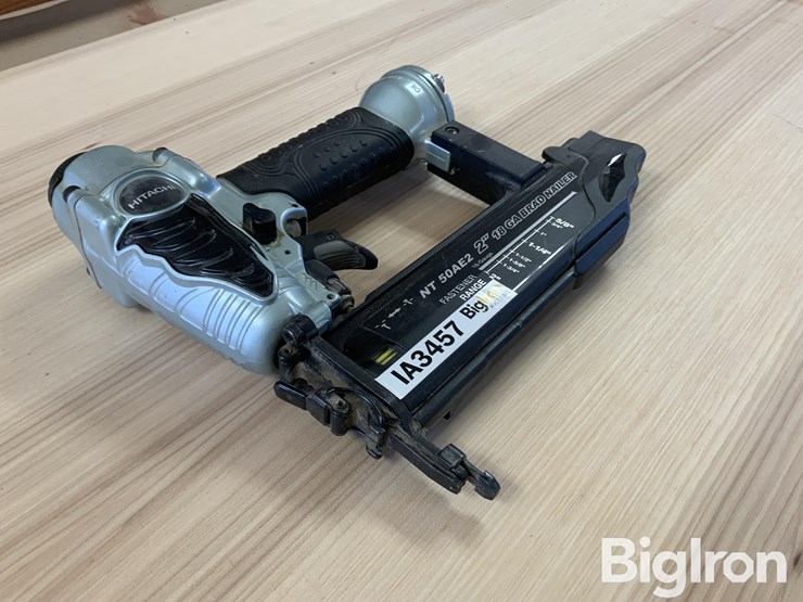 hitachi-nt50ae2-brad-nailer-image-3