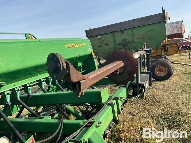 john-deere-750-image-12