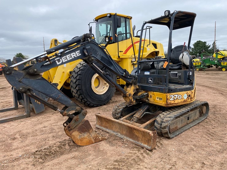 2011-deere-27d-image-1