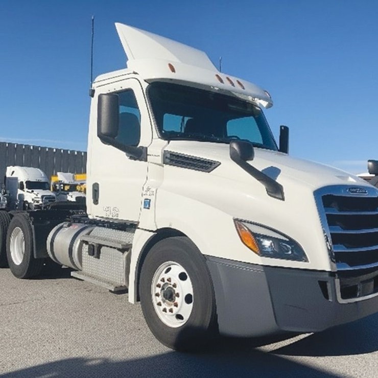 2019 FREIGHTLINER CASCADIA 126