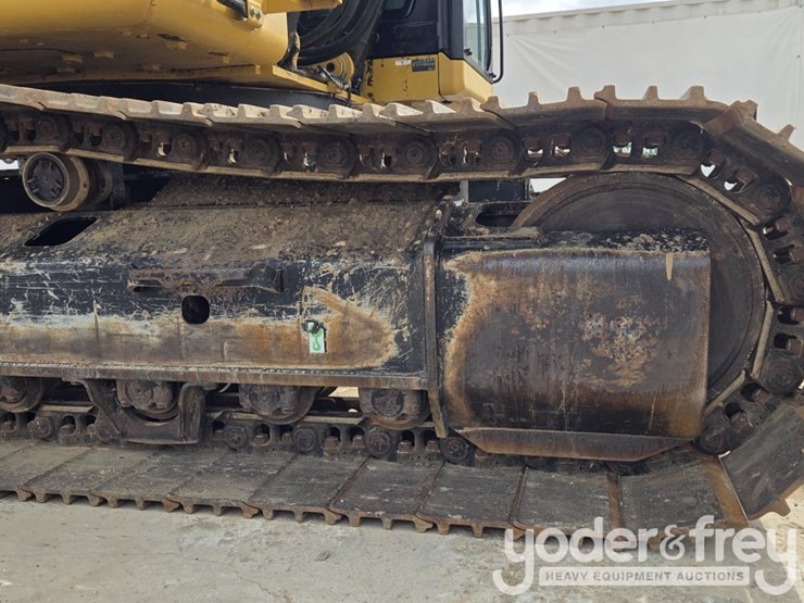2021-caterpillar-336-image-18