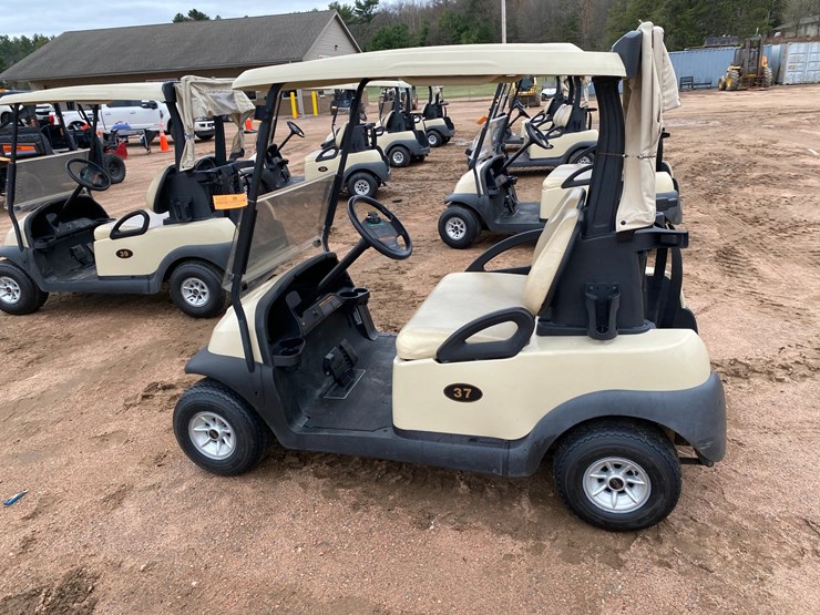 #1581-•-club-car-electric-golf-cart-with-charger-image-9