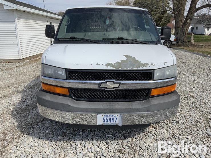 2008-chevrolet-express-g3500-image-2