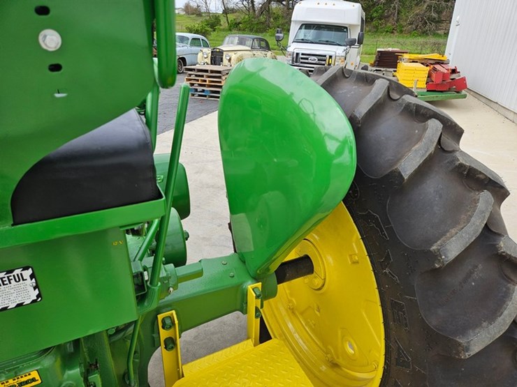 1955-john-deere-60-image-22