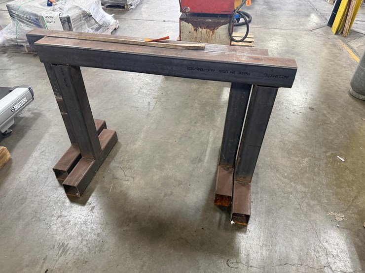 #2032-•-metal-table-legs-image-3