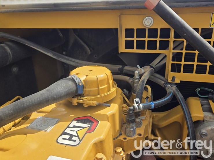 2021-caterpillar-336-image-103