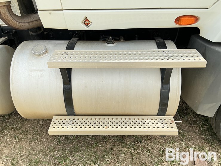 2013-international-prostar-image-15