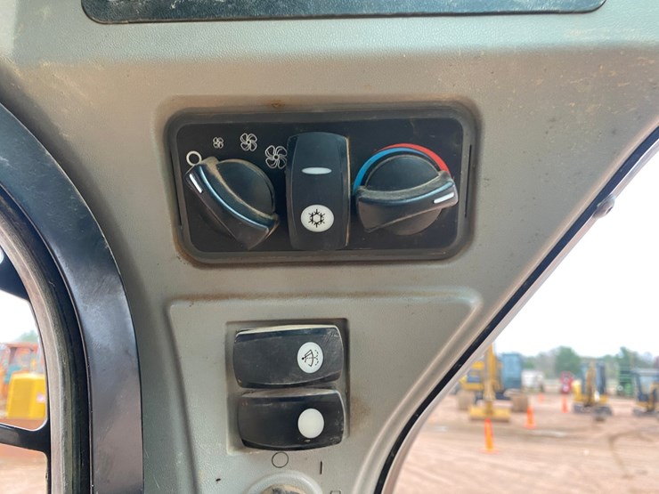 caterpillar-259d-image-43