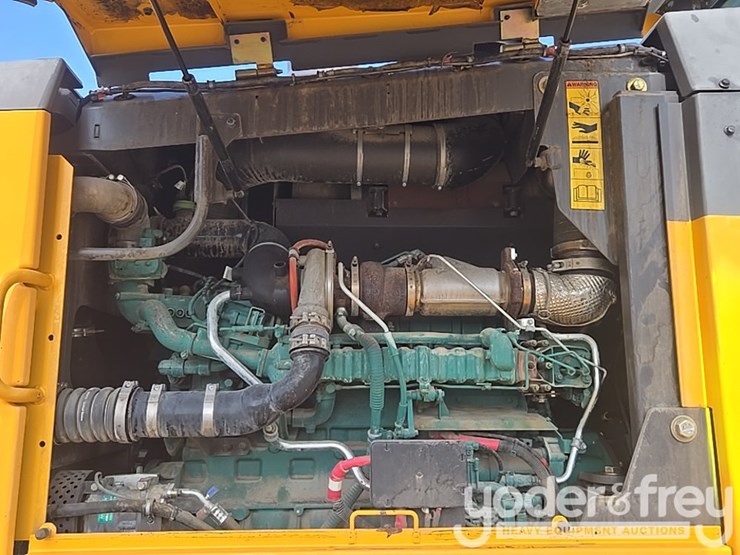 2012-volvo-g940b-image-42