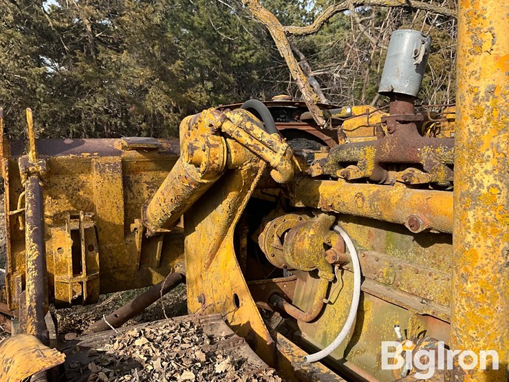 caterpillar-d7-image-16