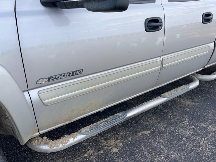 2006-chevrolet-silverado-2500-pickup-image-12