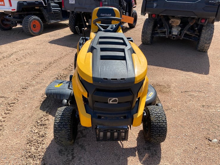 #1547-•-2022-cub-cadet-lt46-riding-lawn-mower-image-2