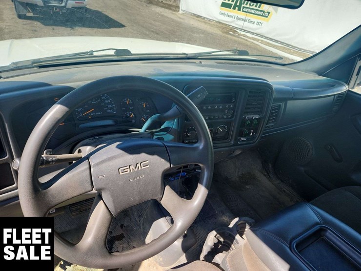 2006-gmc-sierra-3500-image-15
