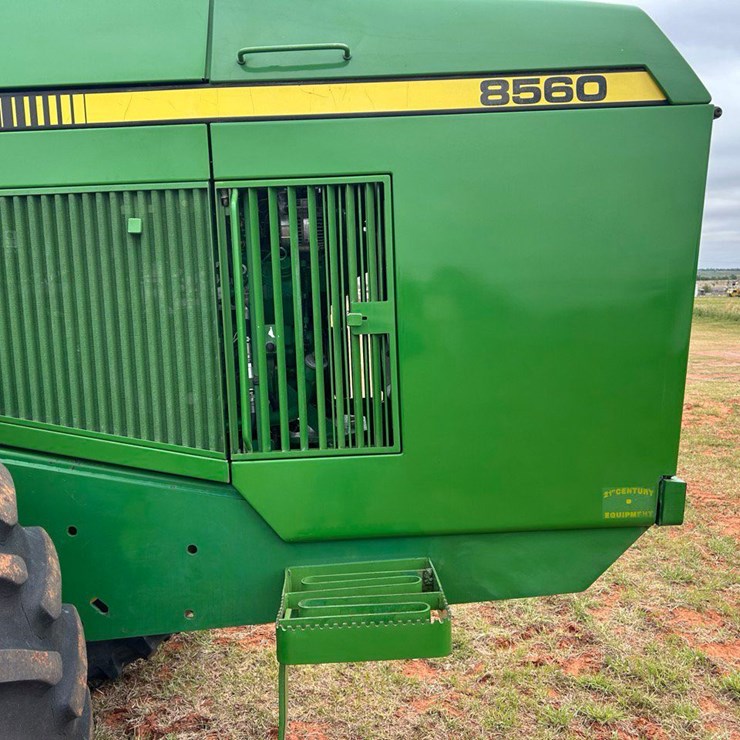 JOHN DEERE 8560