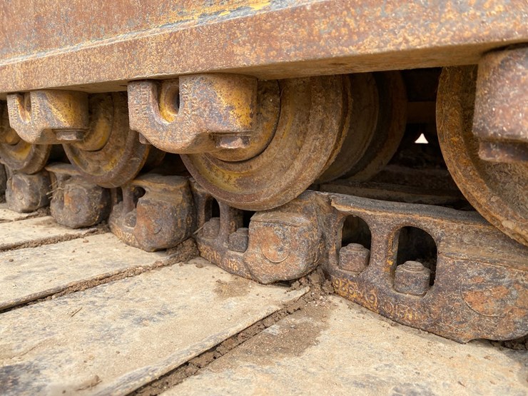 2016-caterpillar-d5k2-lgp-image-27