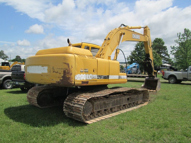 deere-200-lc-image-3