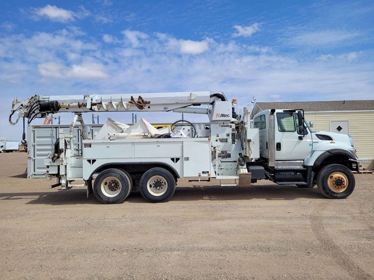 2008-international-harvester-sx525-digger-derrick-truck-image-8