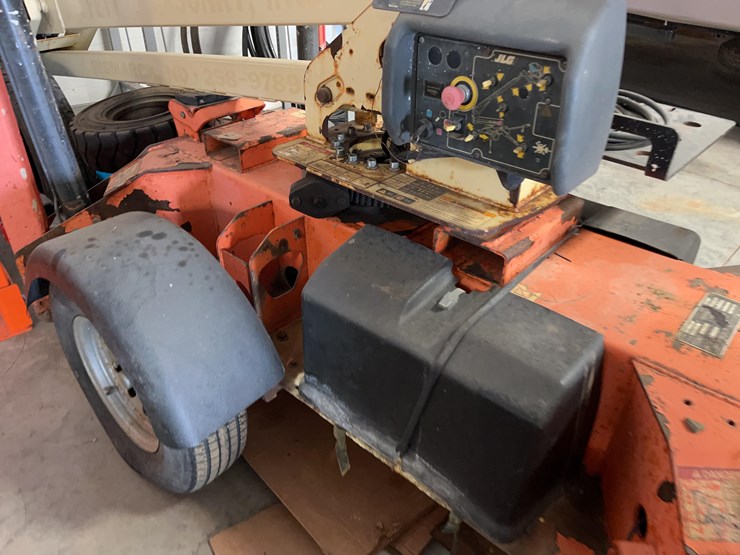 2008-jlg-t350-manlift-image-14