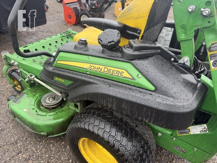 2020-john-deere-z915e-image-6