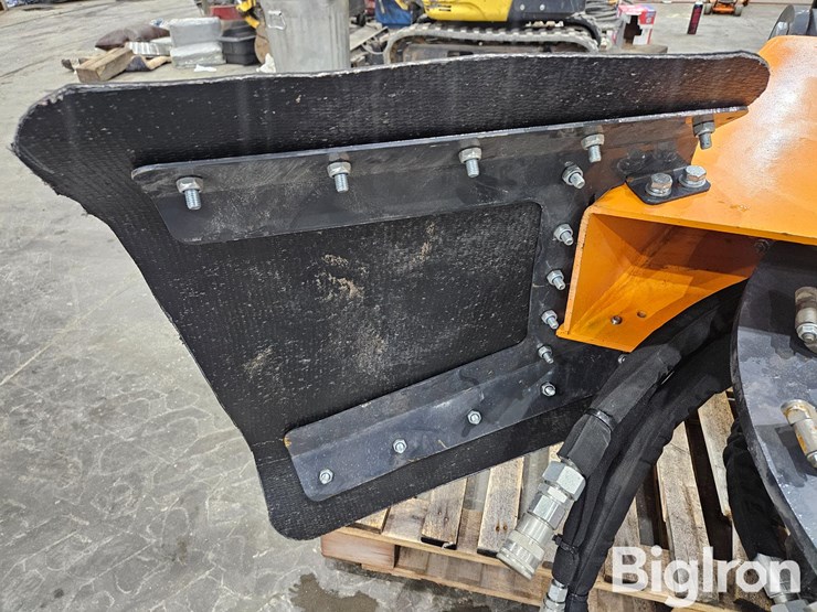 2025-massey-ferguson-730-image-11