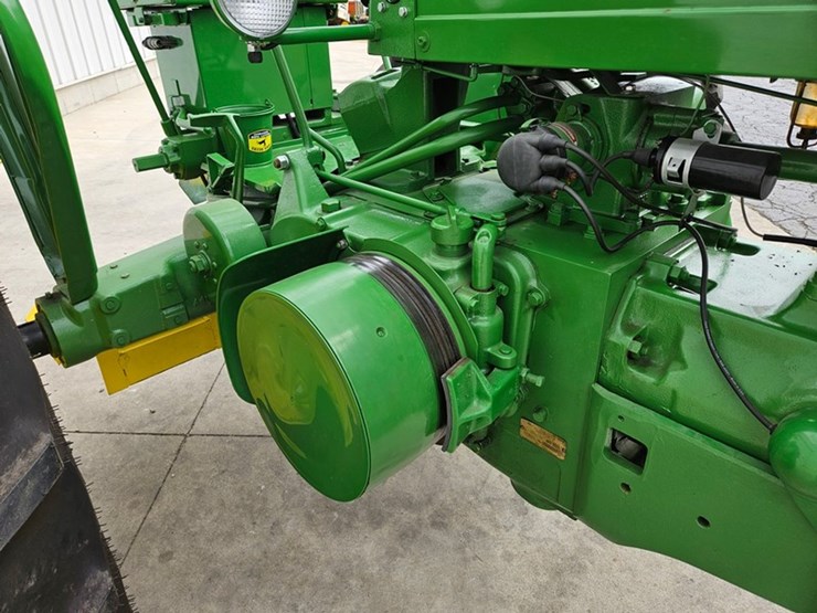1955-john-deere-60-image-15
