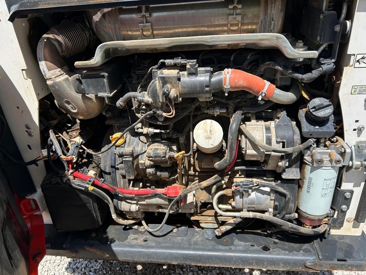 2022-bobcat-s770-image-14