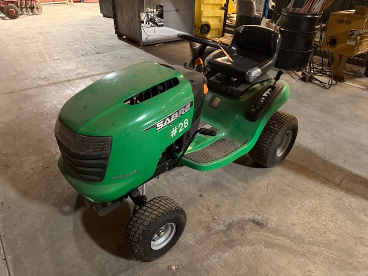 john-deere-la-image-1