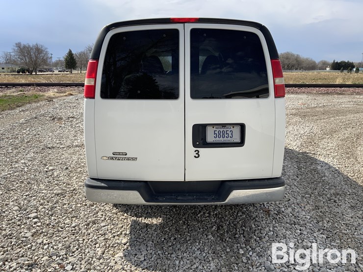 2014-chevrolet-express-g2500-image-6