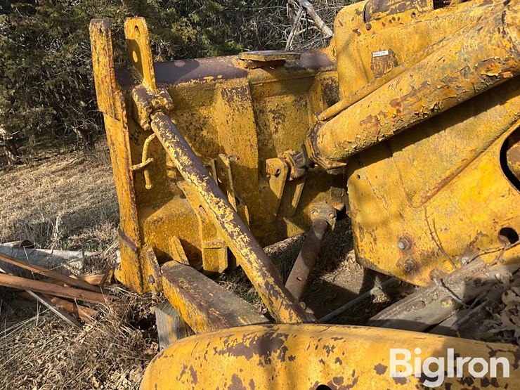caterpillar-d7-image-15