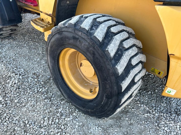 2019-caterpillar-903d-image-15