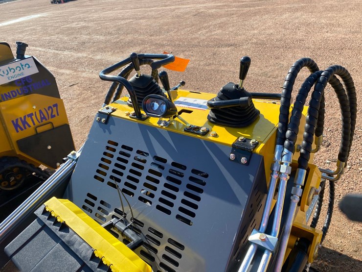 #5563-•-2026-ats-t460-tracked-mini-skid-steer-with-some-damage-image-10