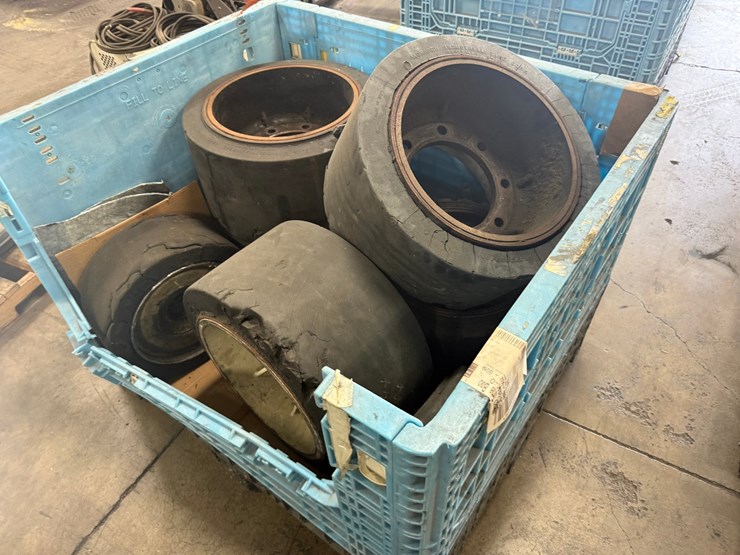 #2049-•-tote-of-forklift-tires-image-3