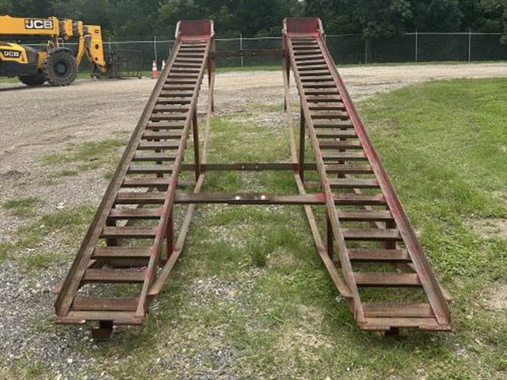 #32-•-showcase-ramp-18ft-x-6ft-x-3.4ft-image-5