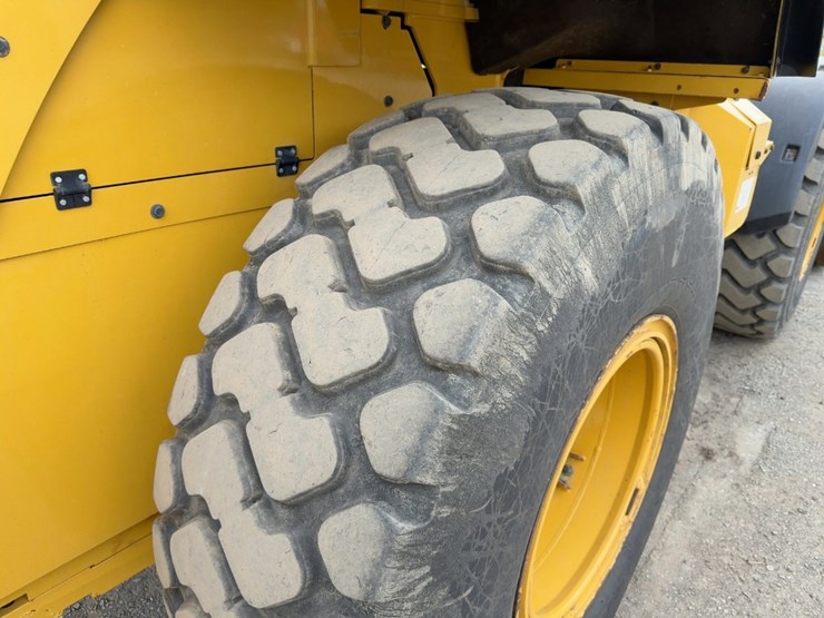 2020-caterpillar-930m-image-14