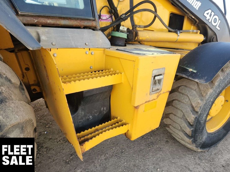 2017-deere-410l-image-39