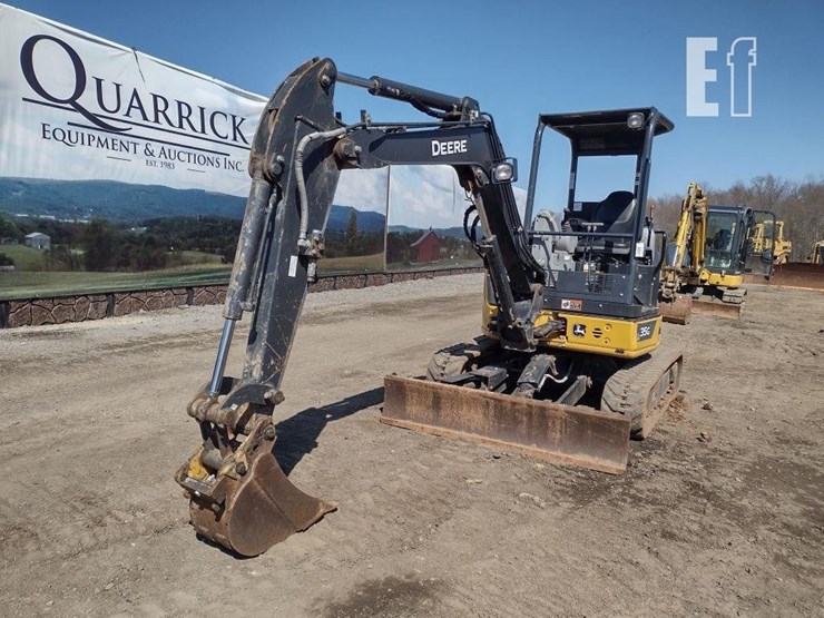 2022-deere-35g-image-45