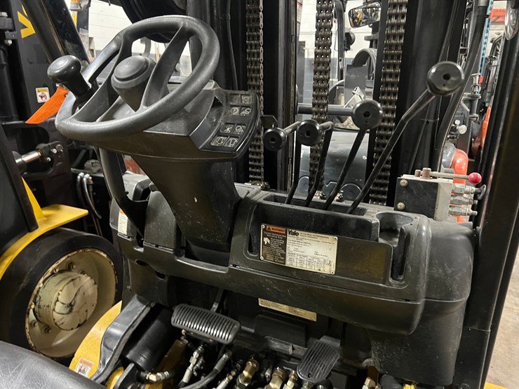 #2006-•-yale-5800-lb.-forklift-(non-operational)-image-8