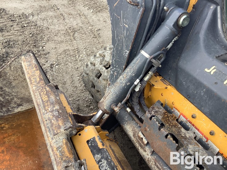2021-deere-325g-image-12